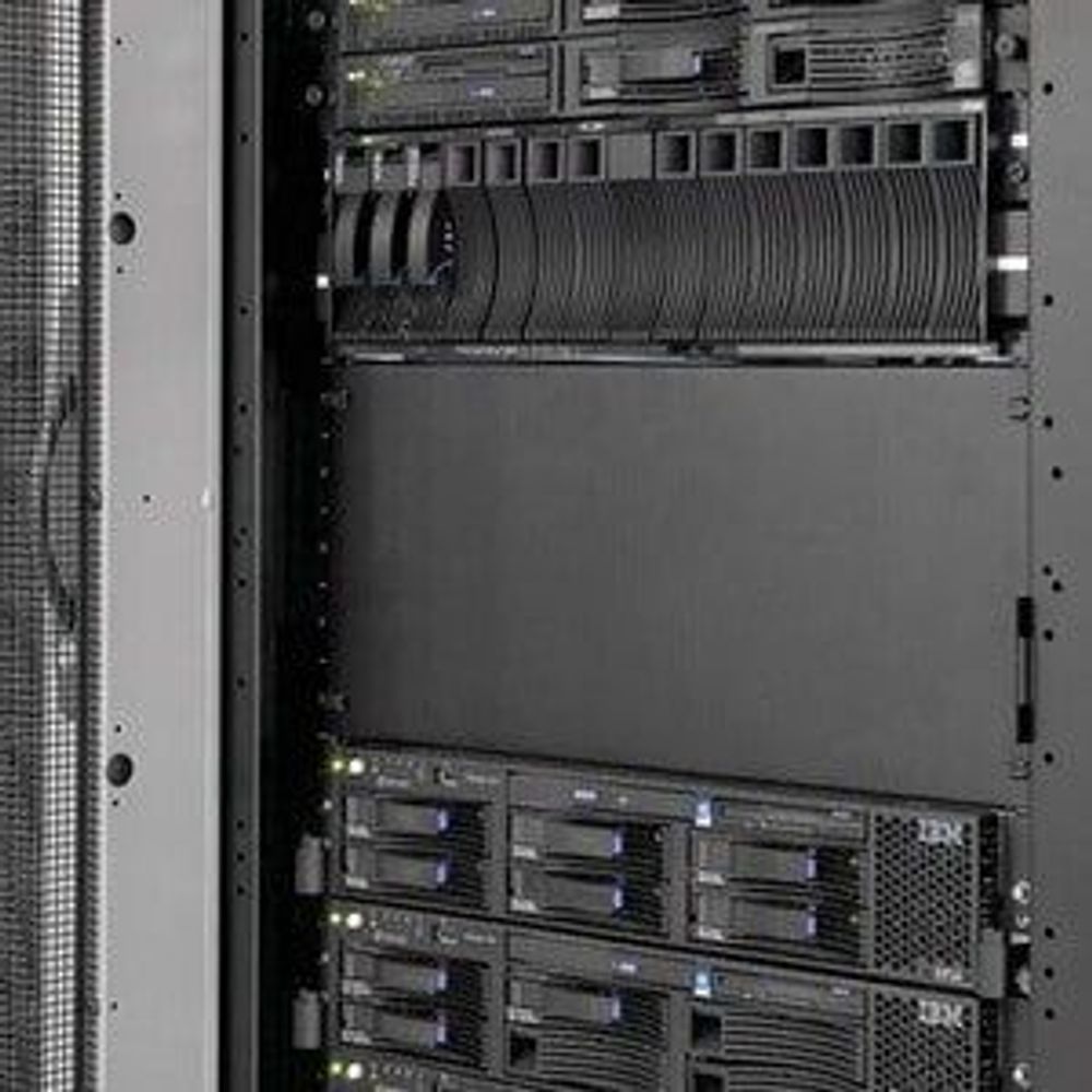 PBP8U10 - Eaton Blanking Panel - Plastic - Black - 8U Rack Height - 10 Pack - 482.6 mm Width